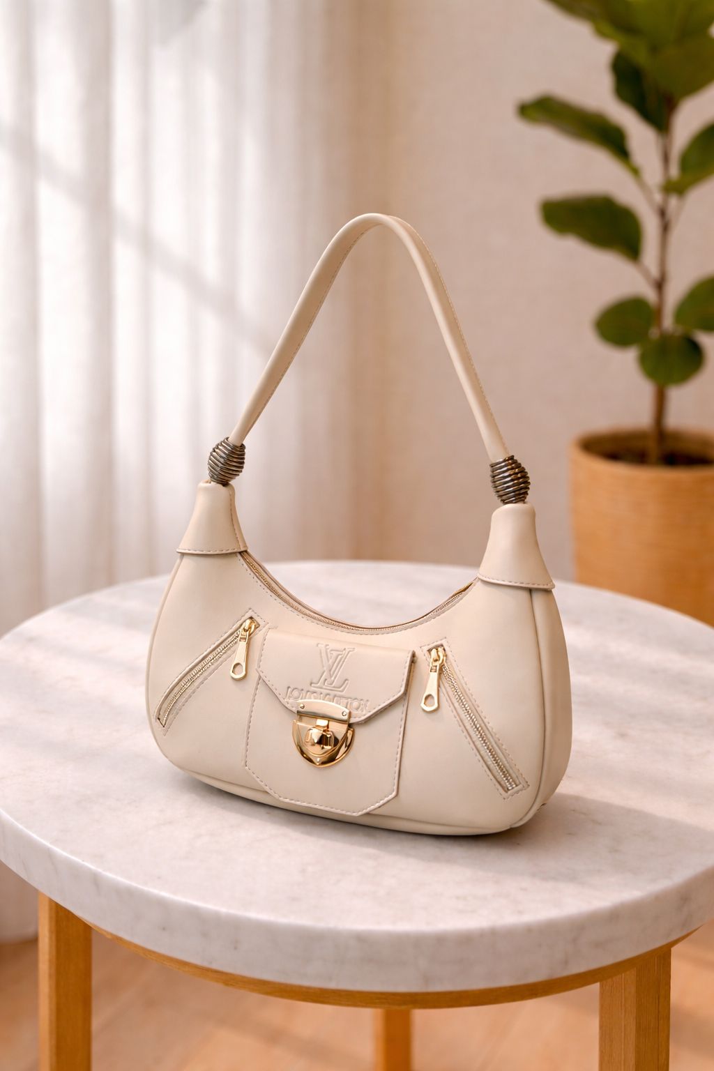 L-V Shoulder Bag caremal