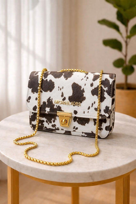 Front Lock Bag black and white