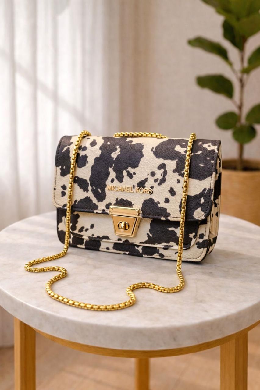 Front Lock Bag black and beige