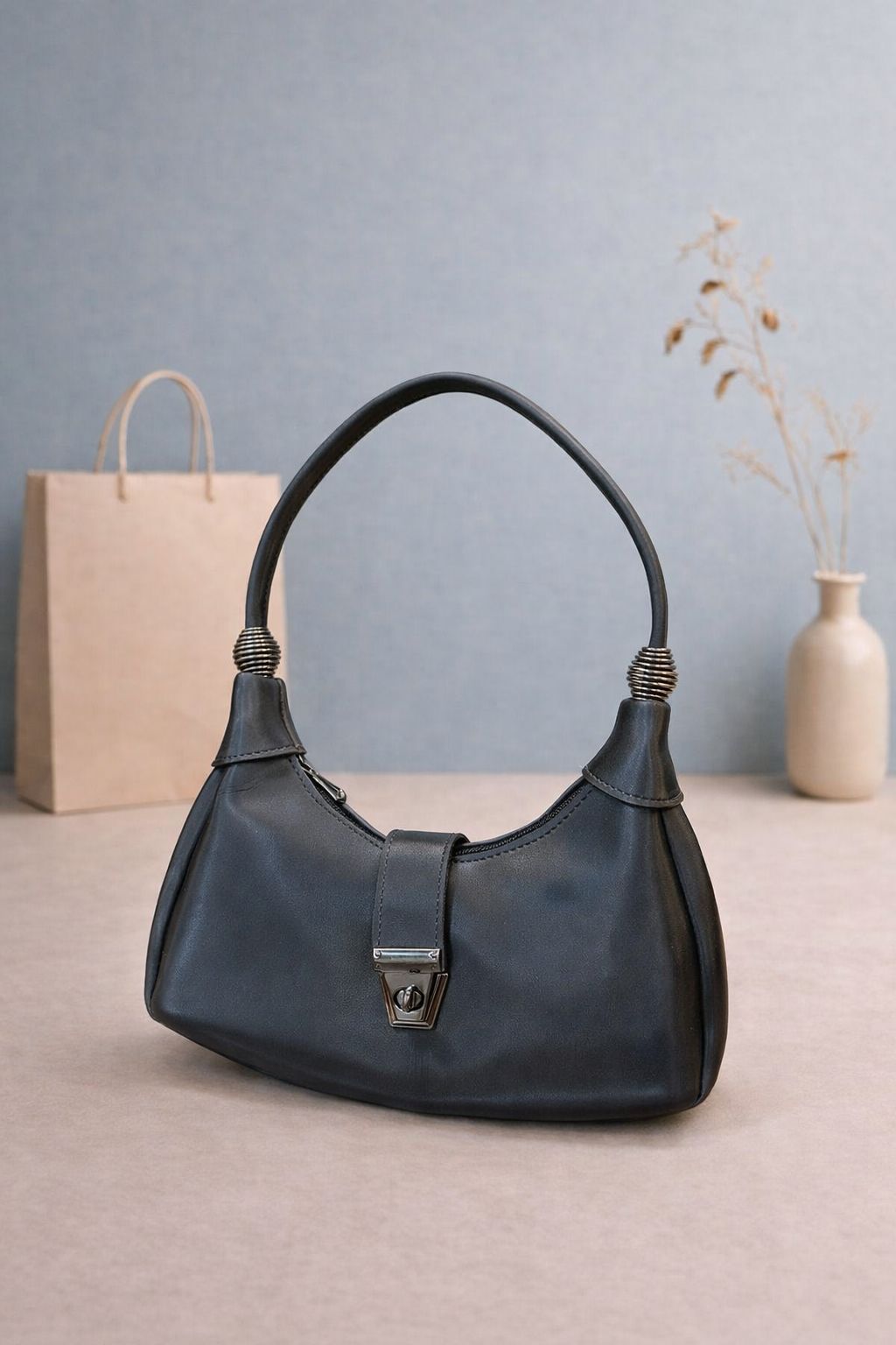 Half moon bag black