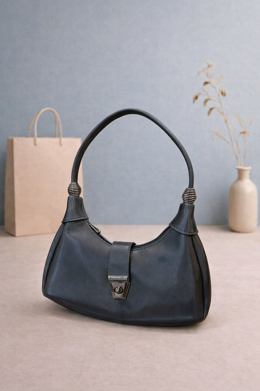 Half moon bag black